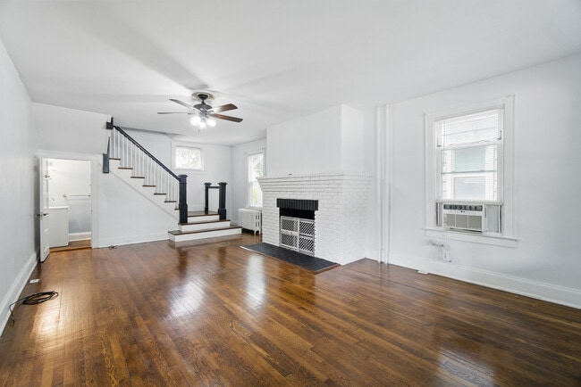 Building Photo - 5611 Hampton Blvd
