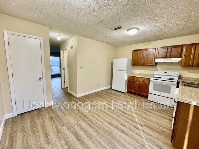 Building Photo - 5846 Aftonshire Dr