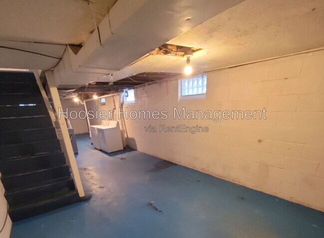 Building Photo - 932 N Leland Ave