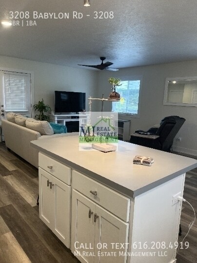 Building Photo - 3208 Babylon Rd