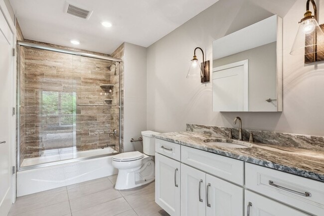 Building Photo - Luxury Condo in Dublin's Coveted Bridge Pa...