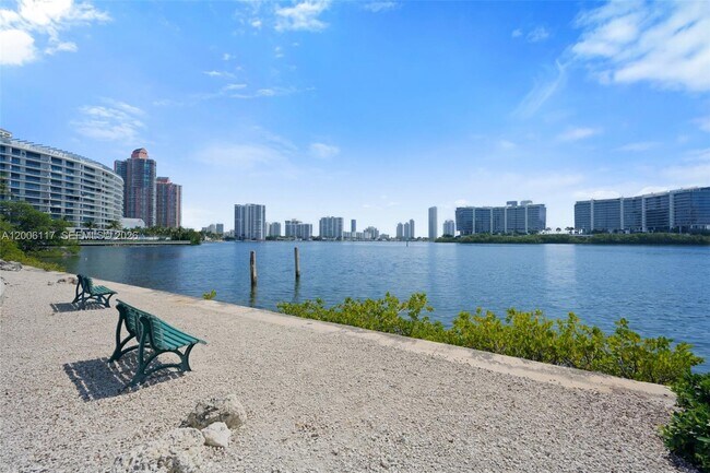 Building Photo - 3255 NE 184th St