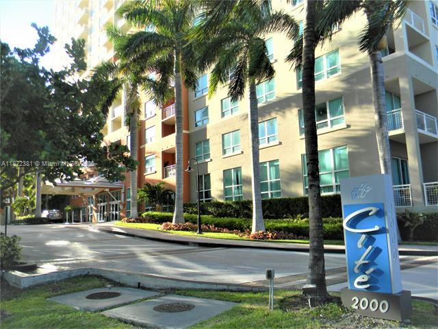 Building Photo - 2000 N Bayshore Dr