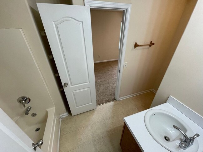 Building Photo - BRIDGEWATER HOME! PRE-LEASING FOR AUGUST 2 2026! 1/2 Off Deposit!