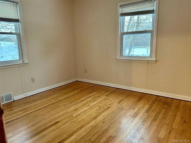 Building Photo - 102 Overocker Rd