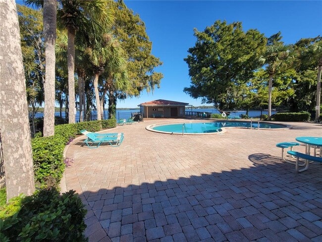 Building Photo - 1160 Calle Del Norte