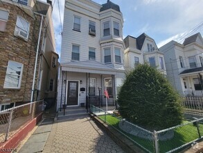 Building Photo - 201 Clifton Ave