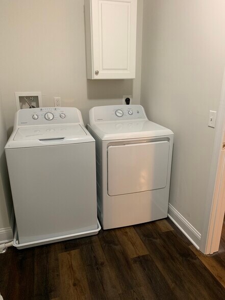 Building Photo - 998 Washington Ave