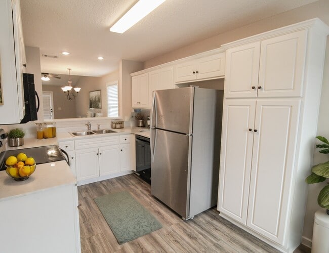 Building Photo - 509 Deerchase Ct