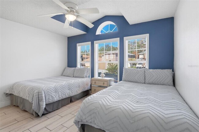 Building Photo - 10608 Laxton St