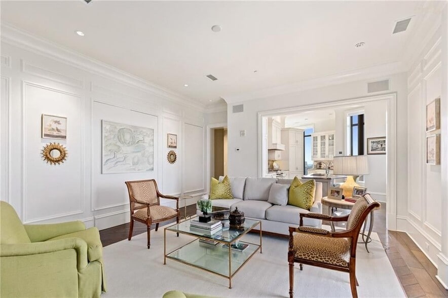 Building Photo - 3376 Peachtree Rd