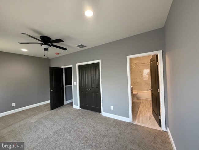 Building Photo - 3427 Dupont Ave