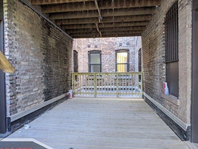 Building Photo - 3407 W Fullerton Ave