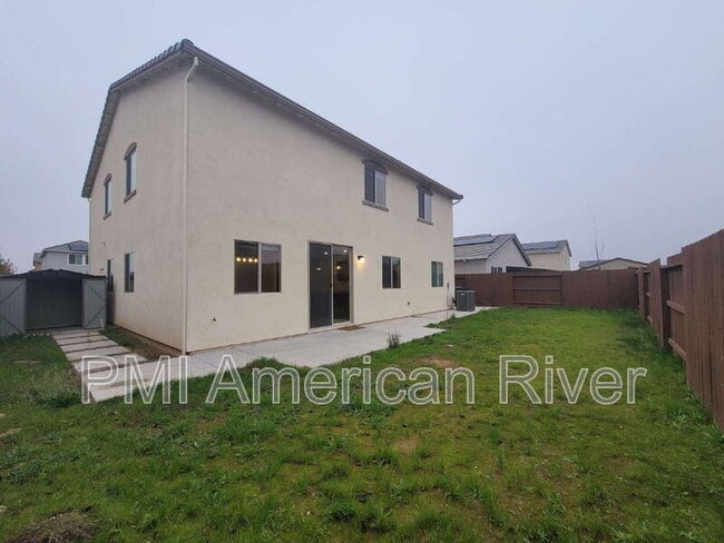 Building Photo - 4033 Haflinger Way