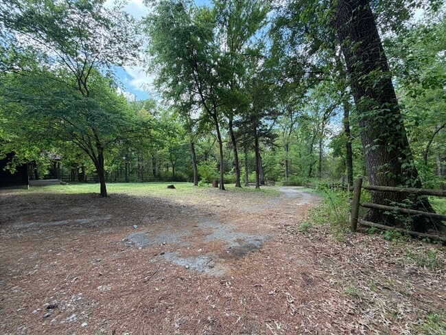 Building Photo - 261 County Rd