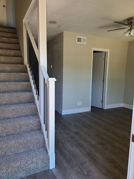 Interior Photo - 333 N 16th St