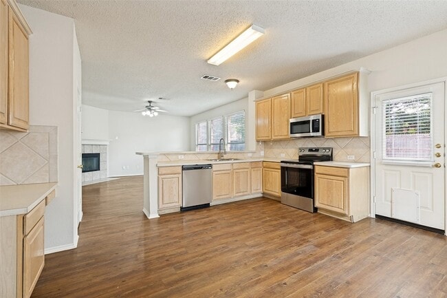 Building Photo - 732 Fox Run Trail