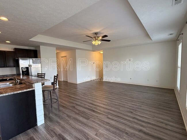 Building Photo - 3182 Morrow Dr