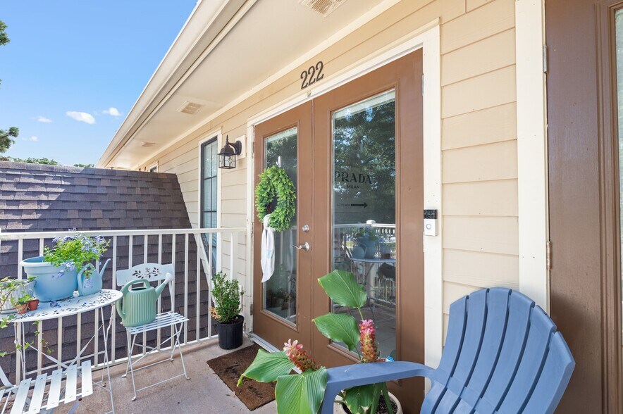 Building Photo - 5001 Grande Dr