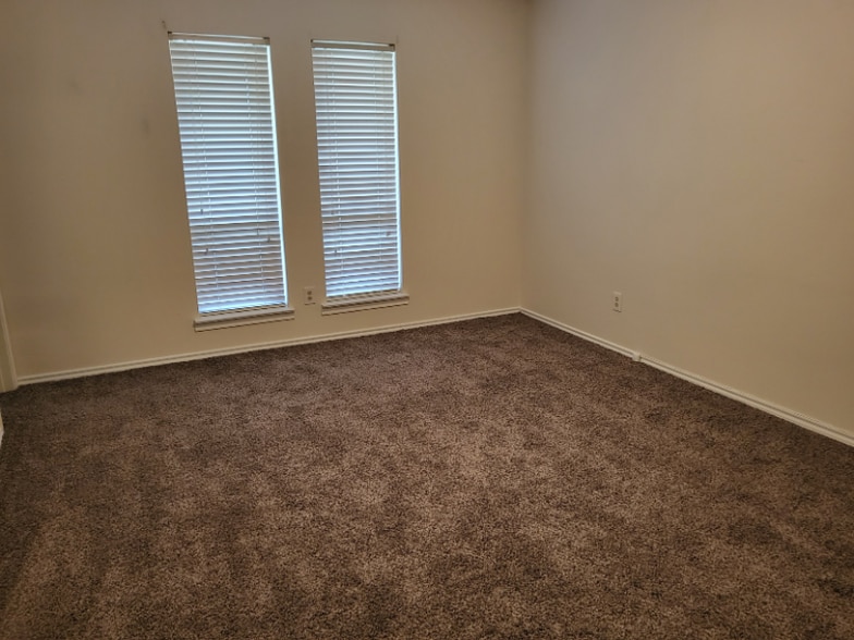 Building Photo - 501 Northridge St