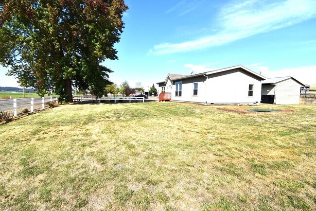Building Photo - 35719 Engel Rd SE