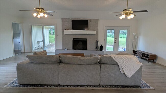 Building Photo - 2738 Oak Haven