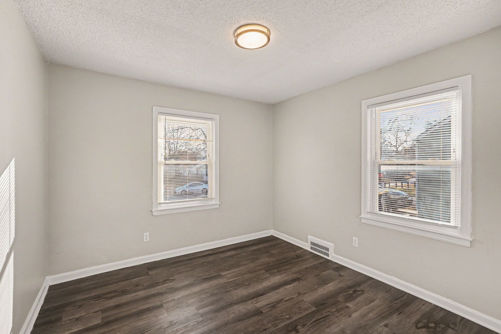 Building Photo - 6230 Agnes Ave