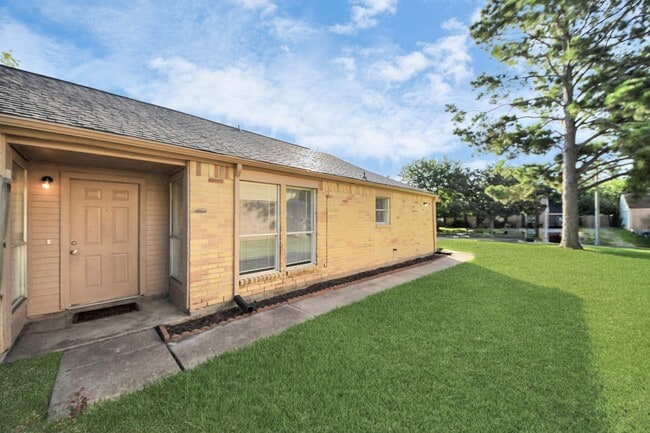 Building Photo - 6711 Autumn Flowers Dr
