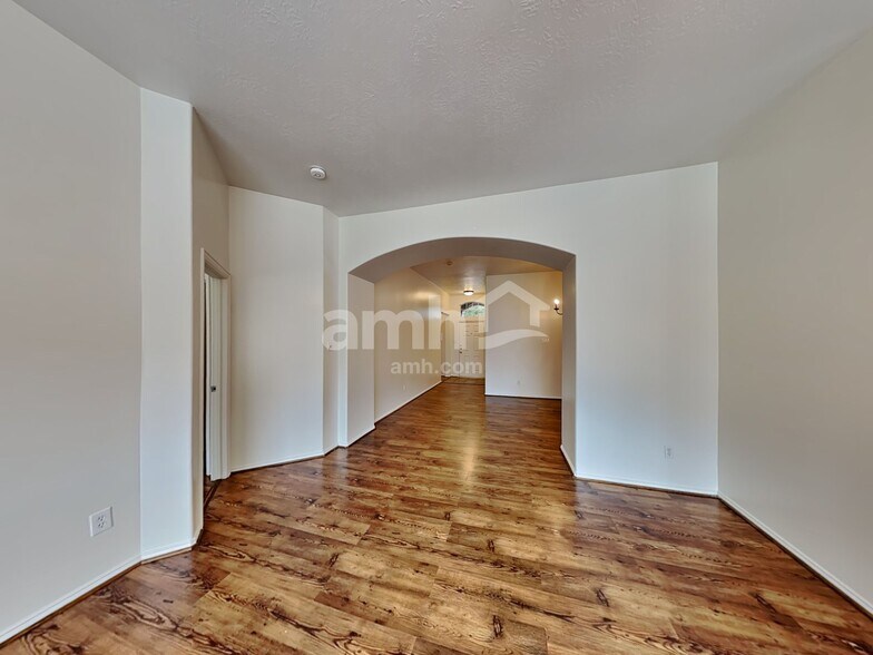 Building Photo - 11919 Lois Ln Dr