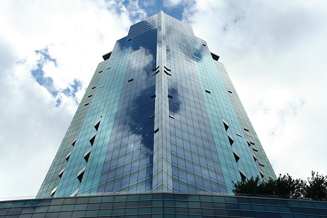 Building Photo - 77 Hudson St