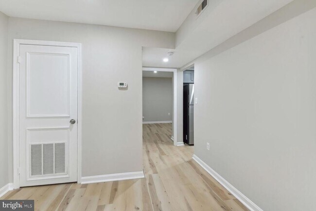 Building Photo - 327 8th St NE