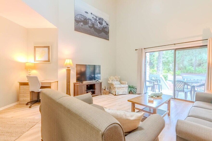 Building Photo - 137 Cordillo Pkwy