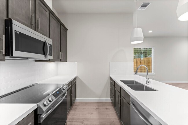 Building Photo - 5905 Haring Ln