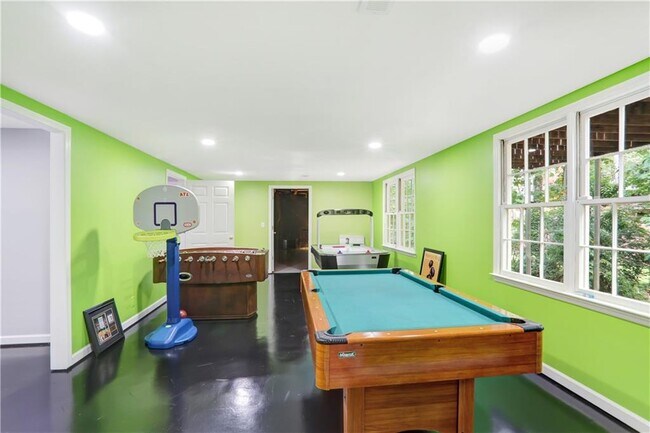 Building Photo - 745 Winterwind Way
