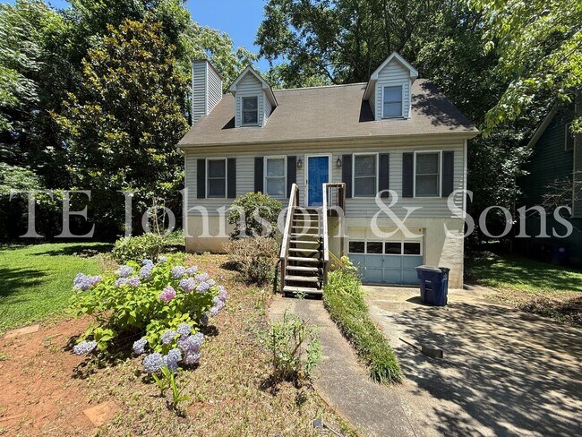 Primary Photo - Charming 3-Bedroom Home with Spacious Yard...