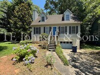 Building Photo - Charming 3-Bedroom Home with Spacious Yard...