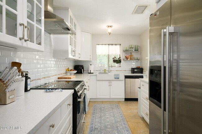 Building Photo - 4813 E Fairmount Ave