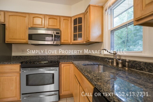 Building Photo - 2411 Old Gate Ct