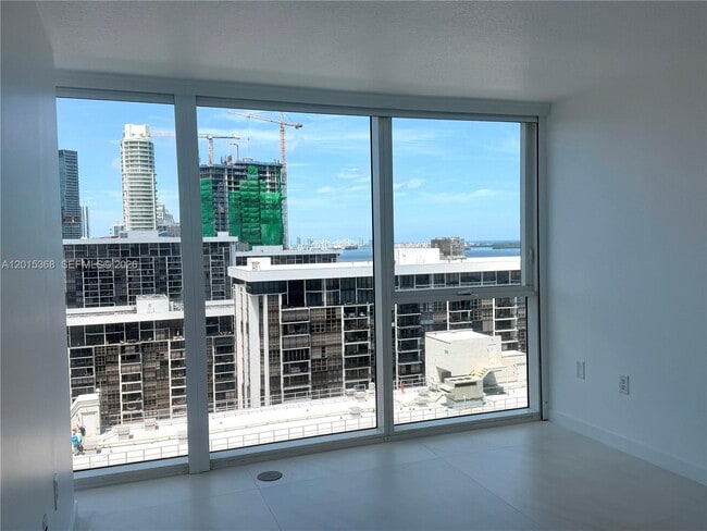 Building Photo - 2101 Brickell Ave