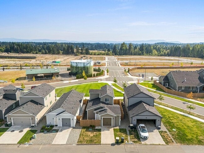 Building Photo - Modern Yelm Home Near JBLM | 3 Bed, 2.25 B...