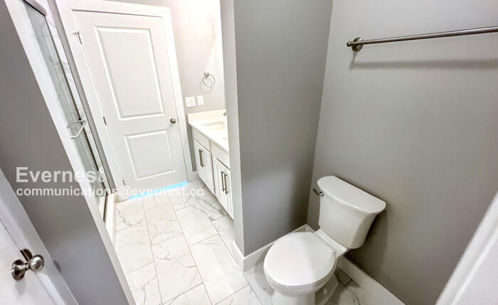 Building Photo - 1067 Montague Pl