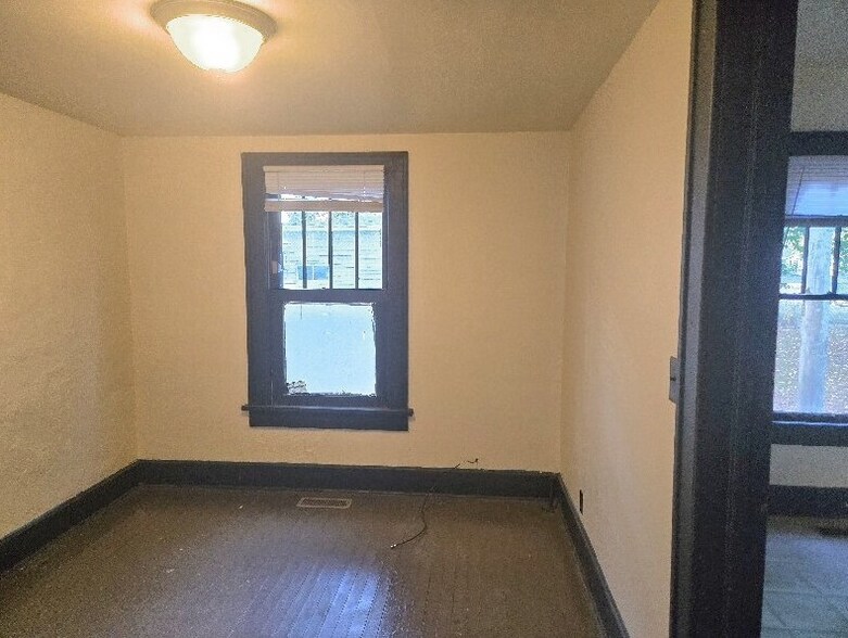 Building Photo - 2414 Garfield Ave