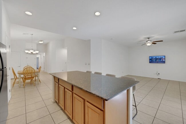 Building Photo - Single story in gated community