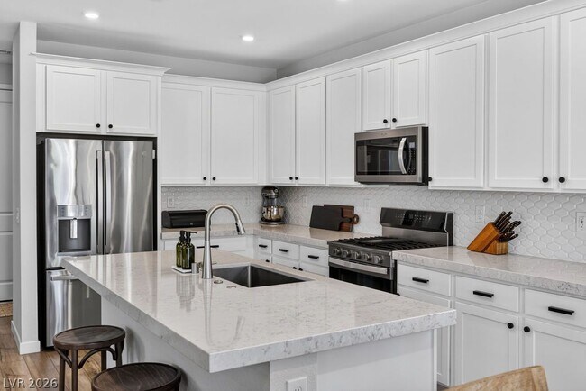 Building Photo - 10662 Carnes Ave