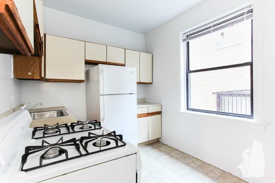 Building Photo - 1530 N Kedzie Ave