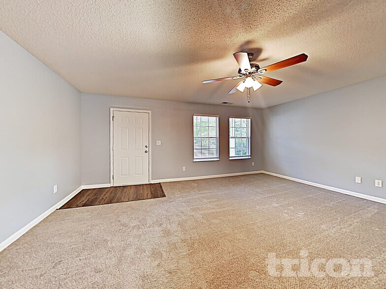 Building Photo - 1003 Sycamore Ln