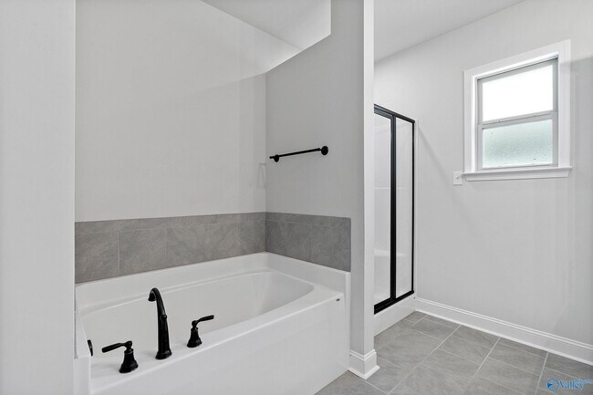 Building Photo - 132 Kambry Grv Dr