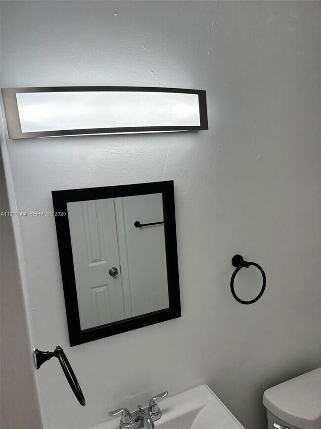 Building Photo - 2554 NW 52nd Ave