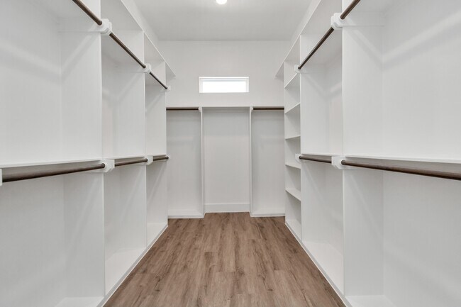 Building Photo - 5818 Burt St