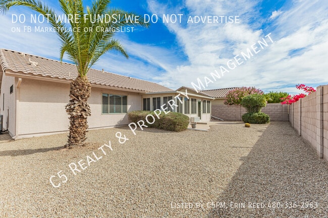 Building Photo - 1413 E Peach Tree Dr
